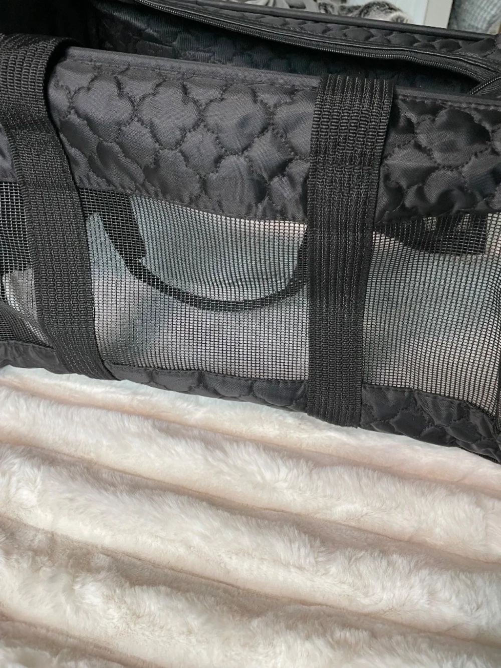 Sherpa's Pet Trading Company pet traveler . Black. Large Size